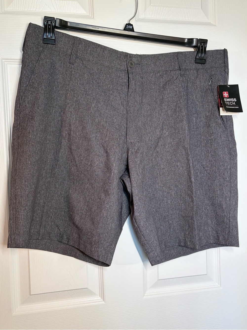 NWT! Swiss Tech Men's Charcoal Heather Flat-Front Shorts